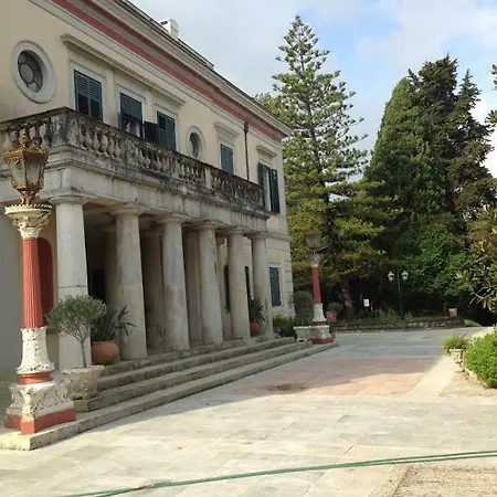 Alexandra Villas *